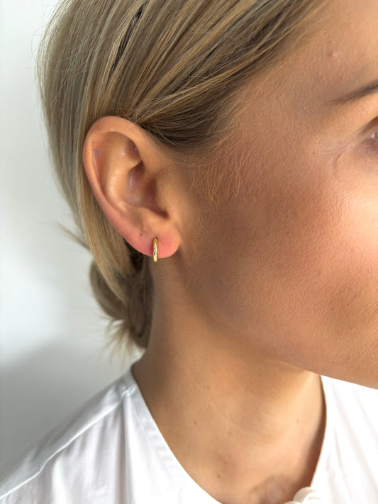 The Everyday Huggie in Gold image 1