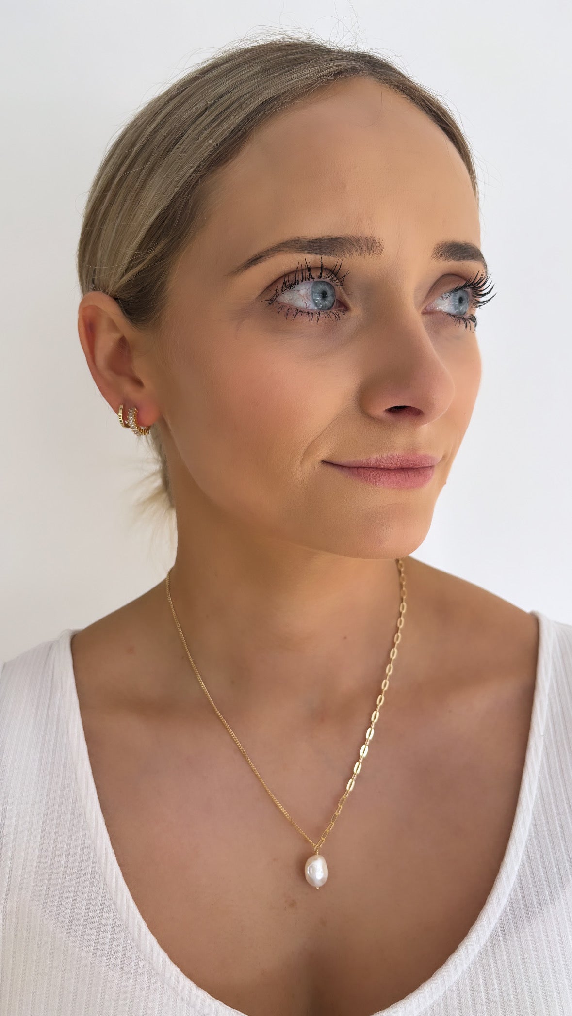 The Textured Pearl in Gold image 2