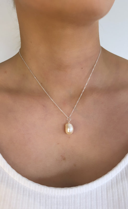 The Pearl Pendant in Silver image 1